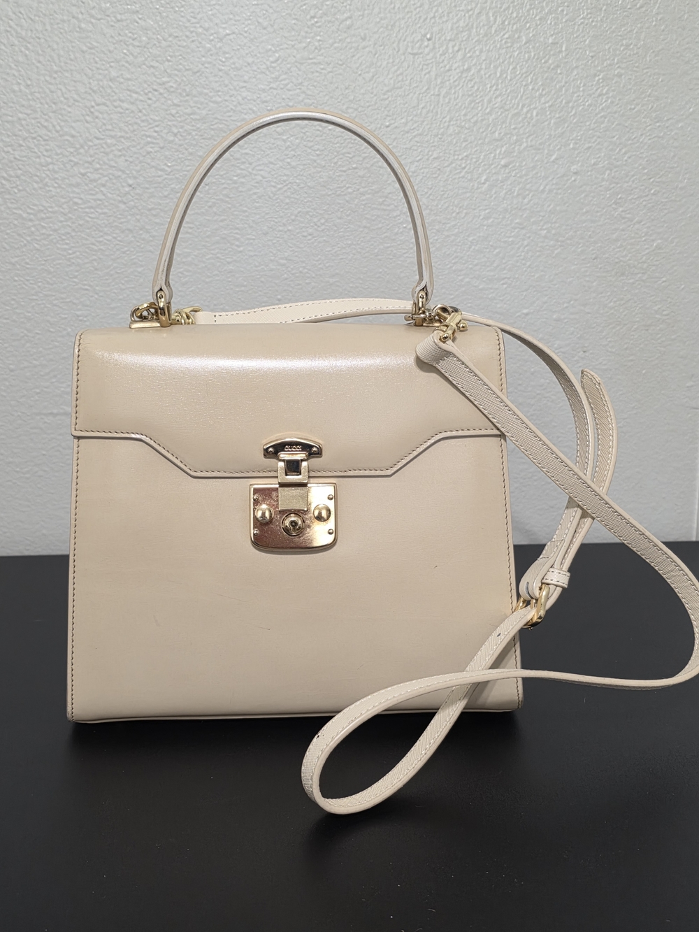 Gucci Vintage Lady Lock Top Handle Leather Beige/Cream Handbag